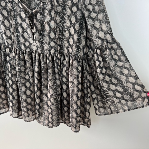 SHOW ME YOUR MUMU Post Tie Ruffle Top Size Small Snake Print - Picture 6 of 7